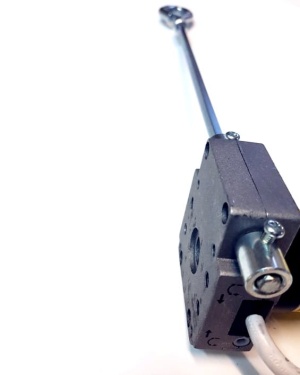 UCHO z TRZPIENIEM Sześciokątnym do Silnika NHK  Awaryjne Otwieranie