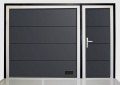 Brama garażowa segmentowa z drzwiami serwisowymi bocznymi antracyt.jpg