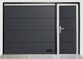 Brama garażowa segmentowa z drzwiami serwisowymi bocznymi antracyt.jpg